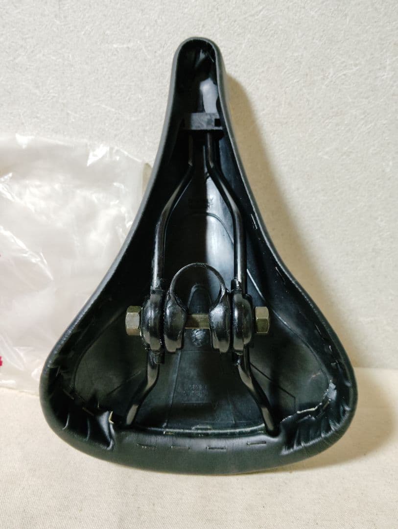 新品 AVOCETサドル ツーリング バイカウント オールドMTB