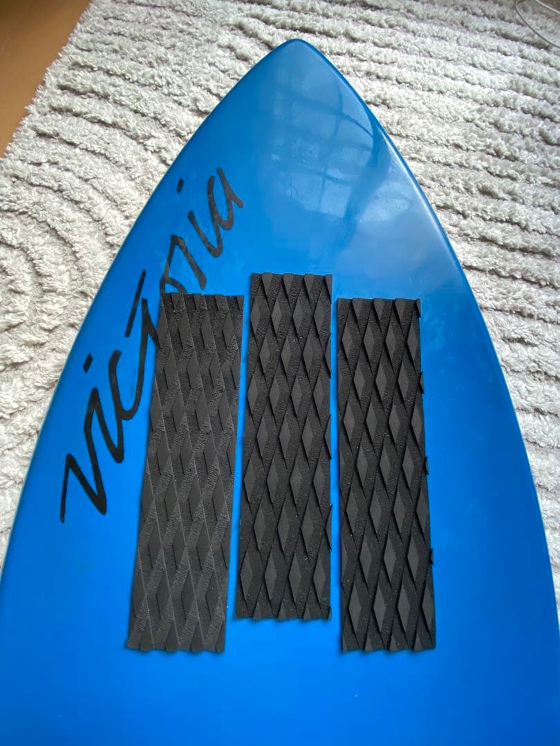 victria 青 スキムボード