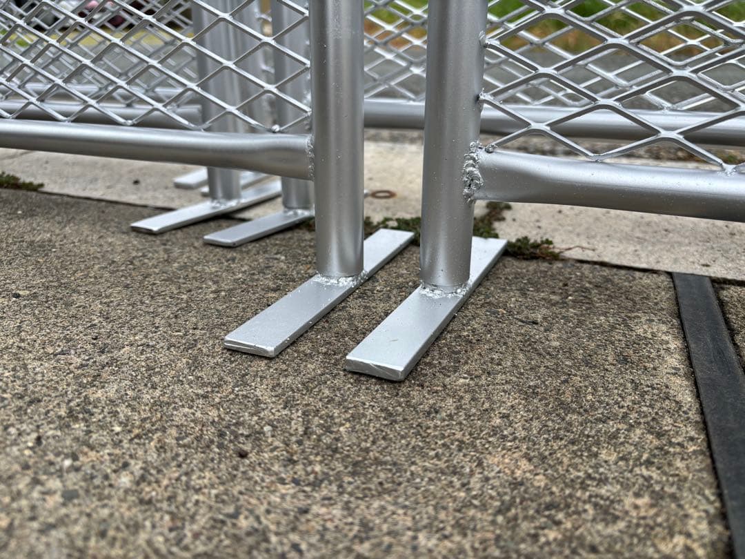 ワンちゃんの脱走防止に自立式 ペットバリケード 1200×600