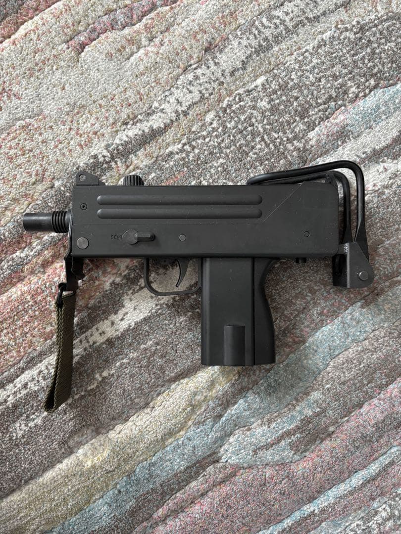 東京マルイMac 10 電動ガン サイレンサー、連射マガジン、リポバッテリー付き