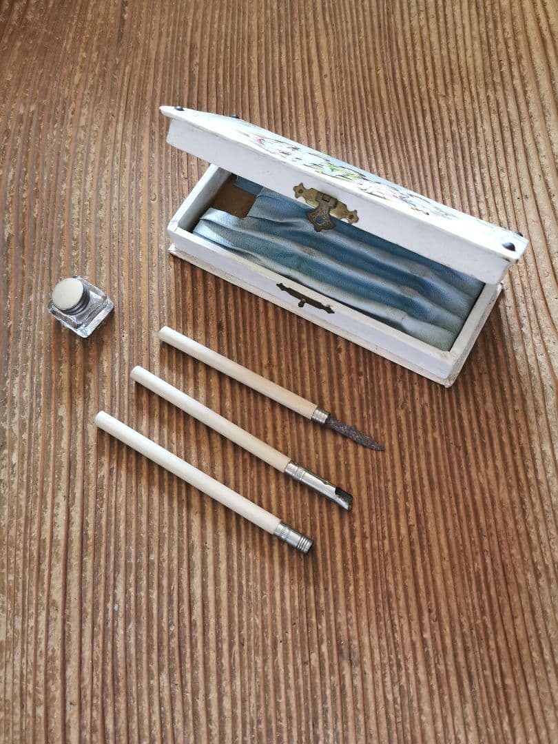 アンティークフランス インクペンケース 水色布張り少女イラスト パピエボックス