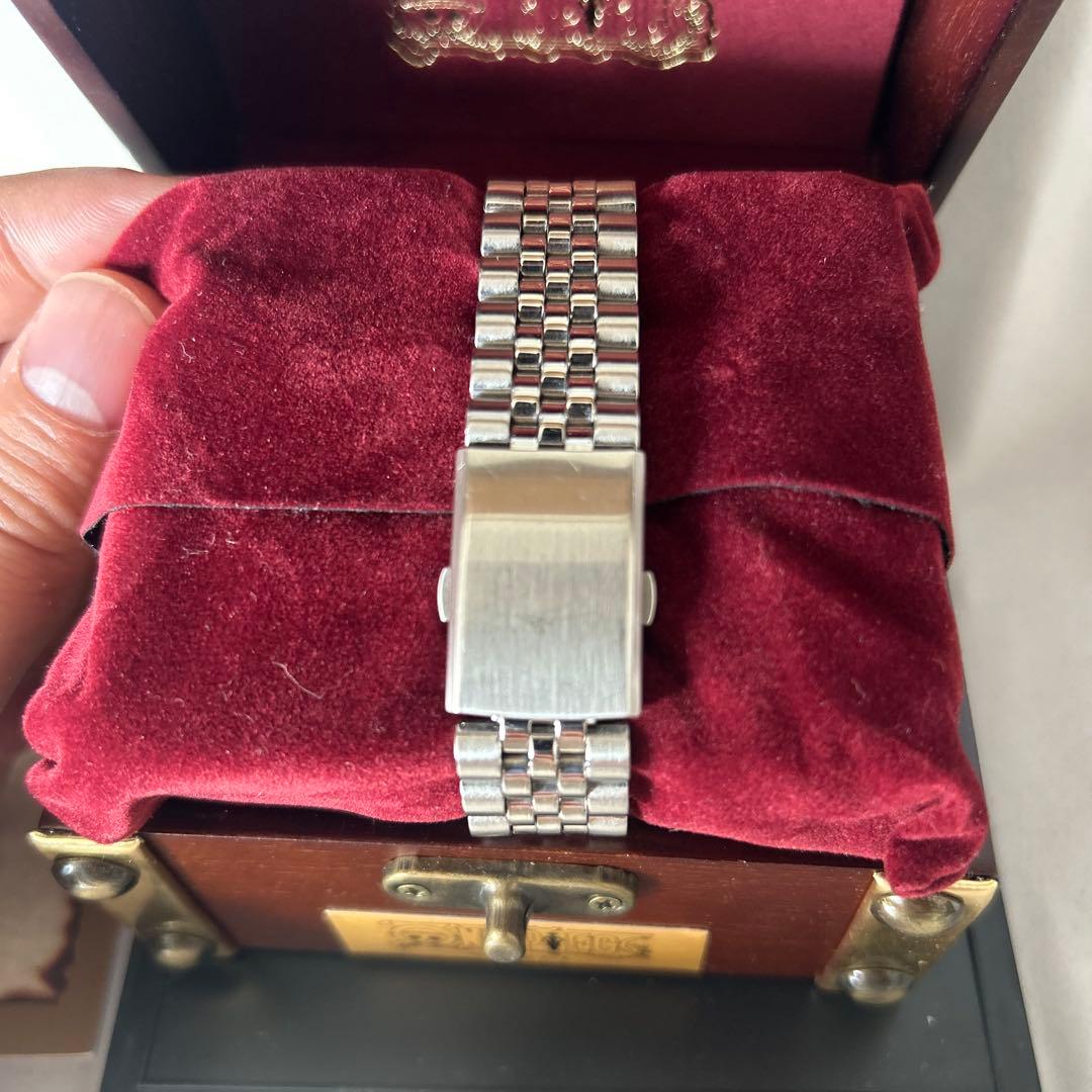 ONE PIECE 10周年記念 腕時計【9999点限定販売シリアルナンバー付】