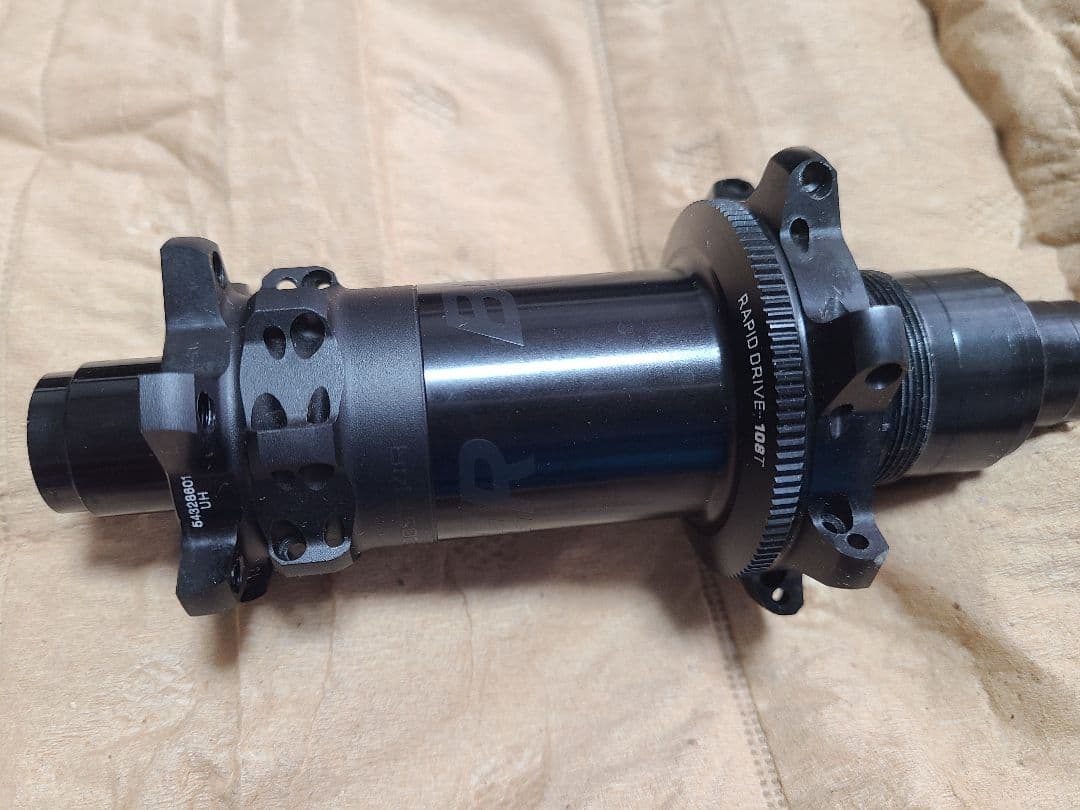 ボントレガーRapid Drive 108 ハブ前後