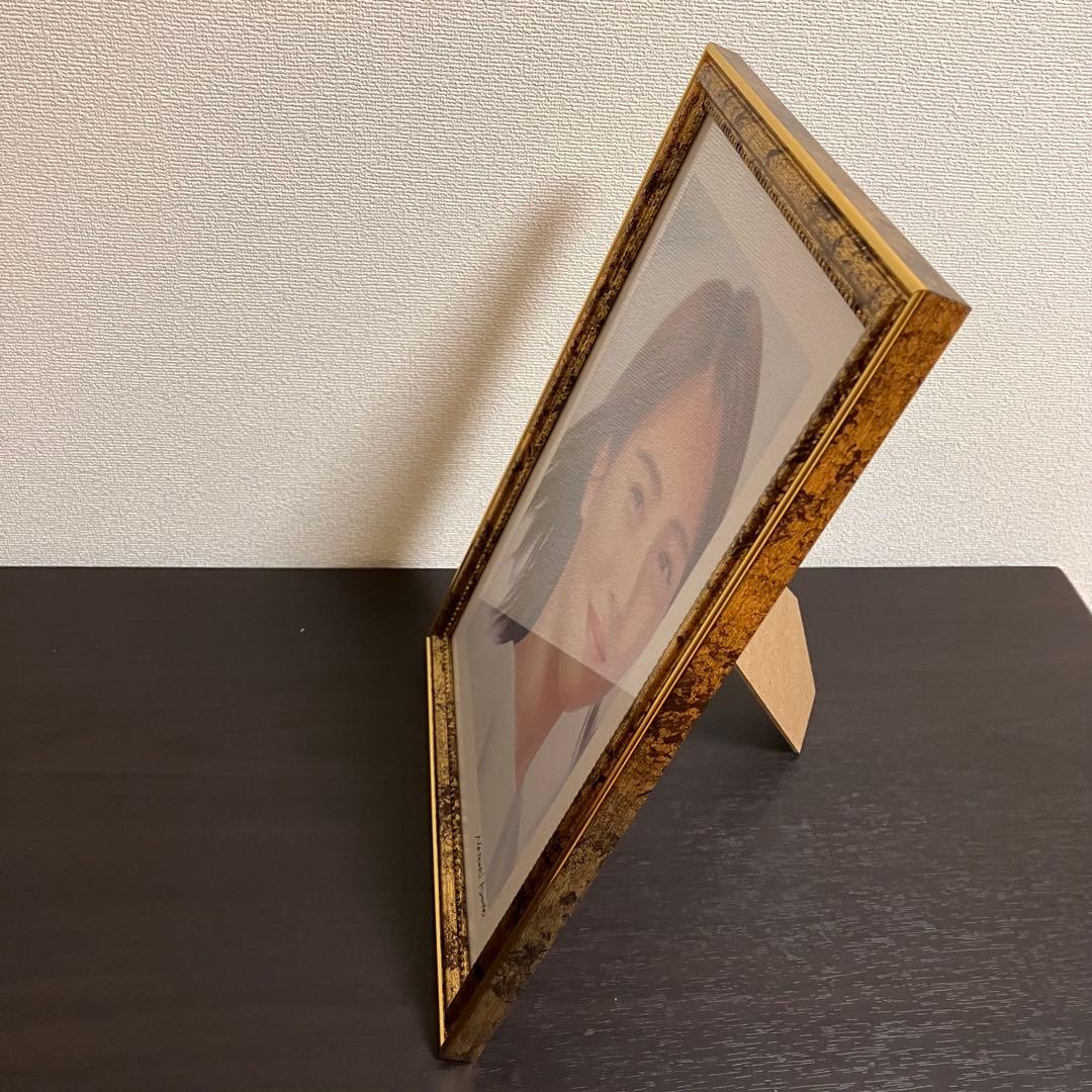 女優画29 額装品　額縁寸法32.7cm×24.0cm　カラー着色　定款付