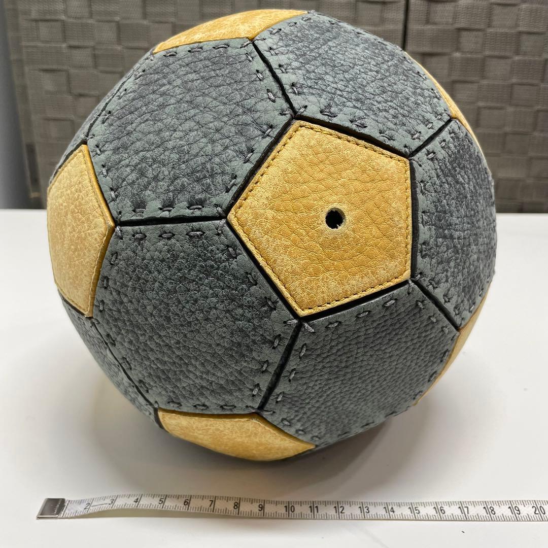 メ*L様 FENDI セレリア　サッカーボール グレー・イエロー　世界限定23個