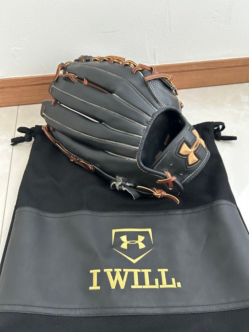 アンダーアーマー硬式外野用グローブ 柳田モデル廃盤品 週末値下げ