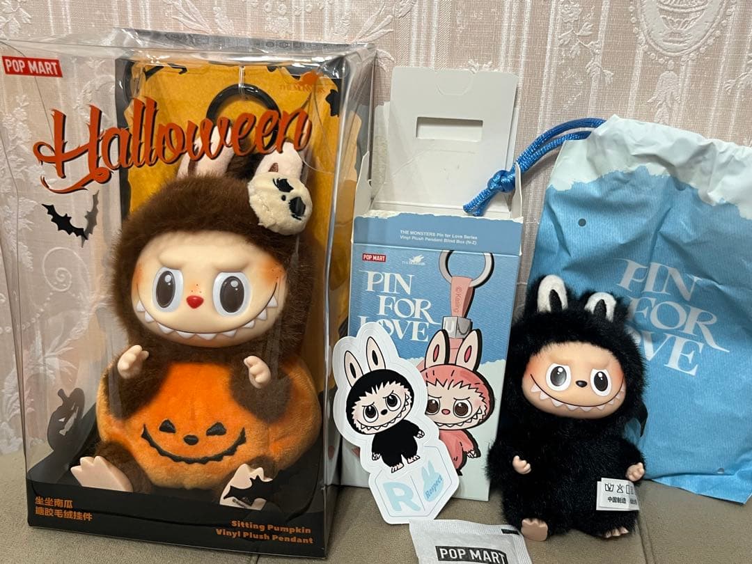 LABUBU イニシャルR ハロウィン　ぬいぐるみ　ペンダント　ラブブ