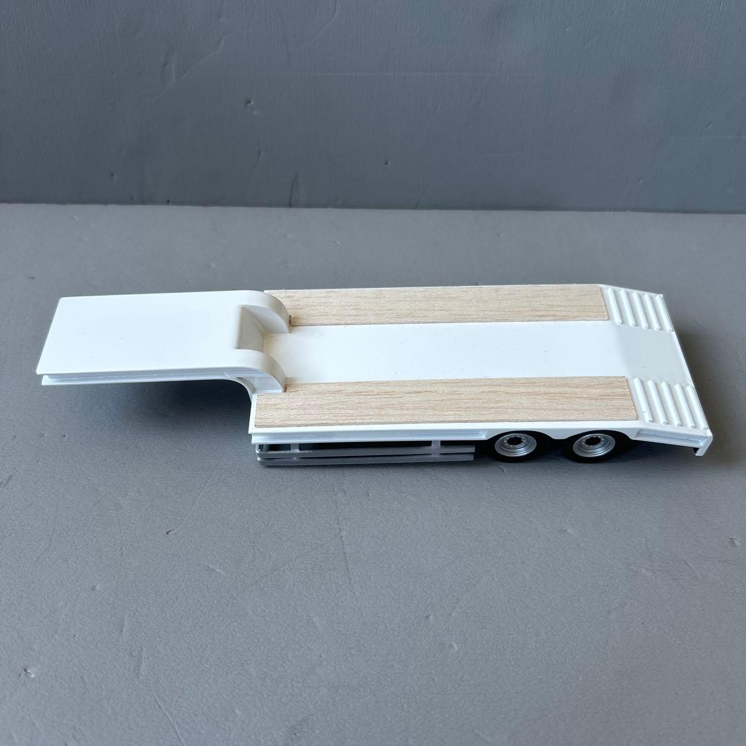 1/50 ８輪トレーラー　ホワイト