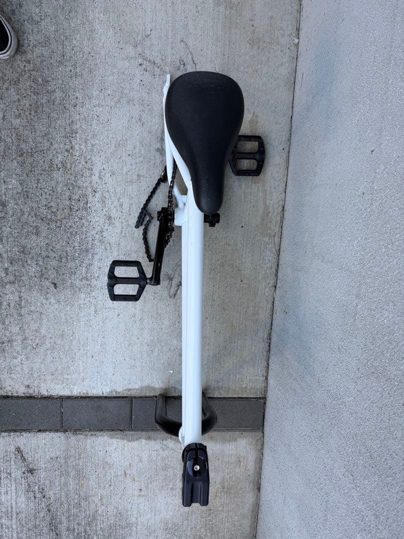 お得！ BMXフレーム　ダーカスワンRaw白フレーム