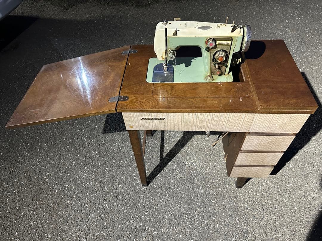 【昭和レトロ】ジャノメミシン　FZ-560型　ジャノメカム24個付属版　ジグザグ