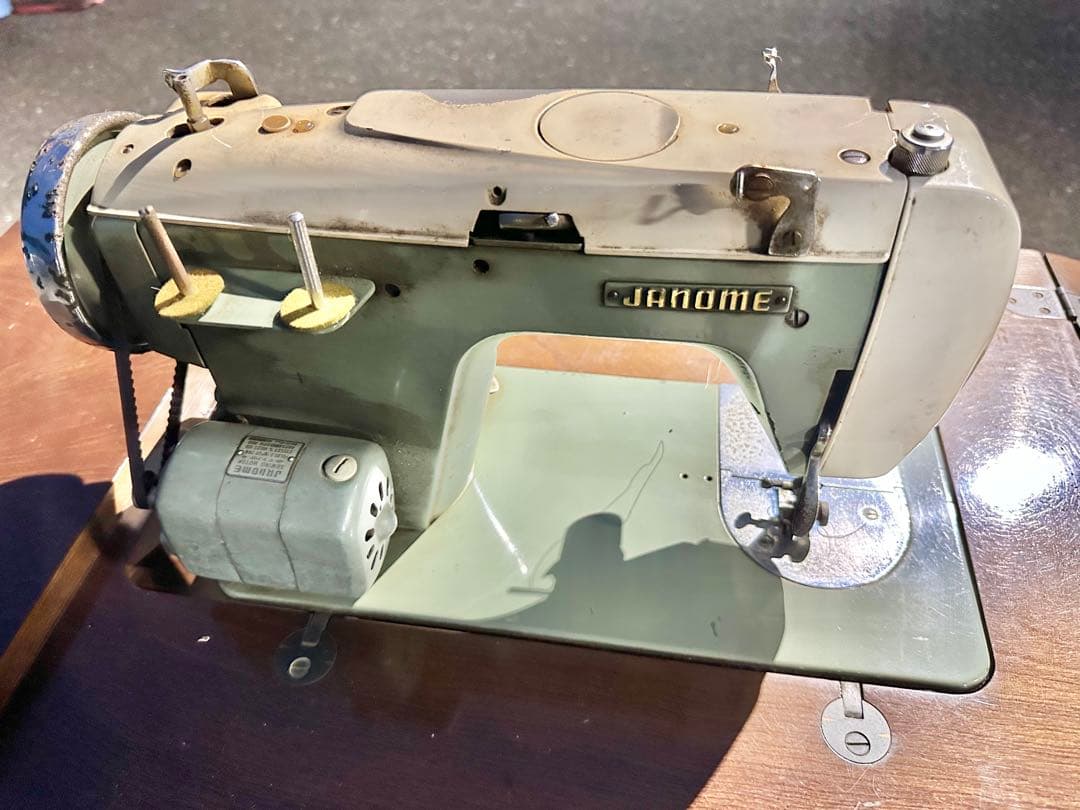 【昭和レトロ】ジャノメミシン　FZ-560型　ジャノメカム24個付属版　ジグザグ