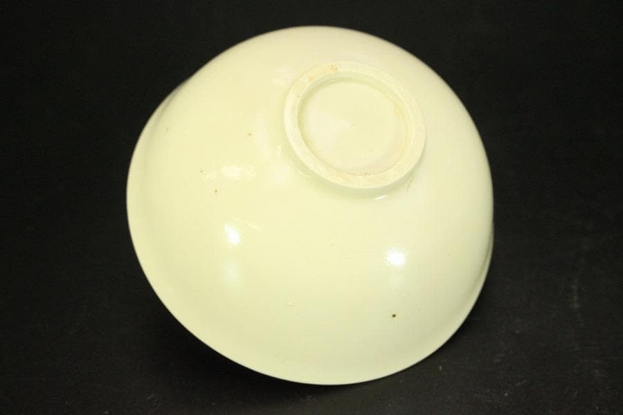 中国美術 白磁 刻 花紋 碗 一対(A281)