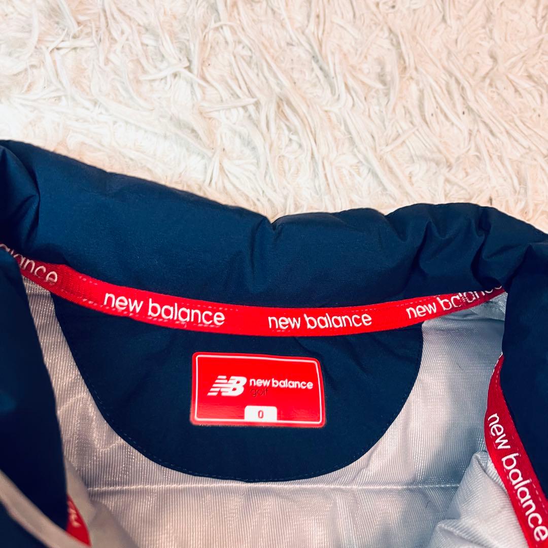 ダウンジャケット ネイビーとホワイト