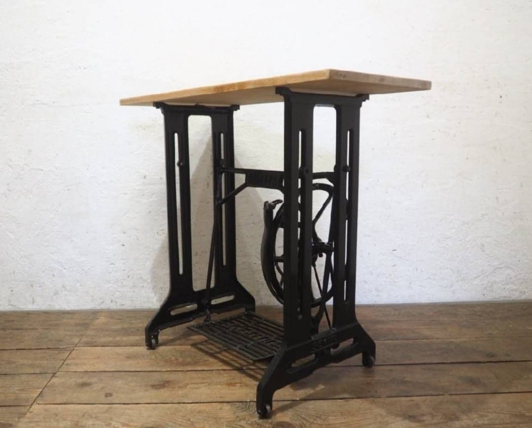 1161 黒ペンキのミシンテーブル　デスク　古家具　レトロ　リメイク　ビンテージ
