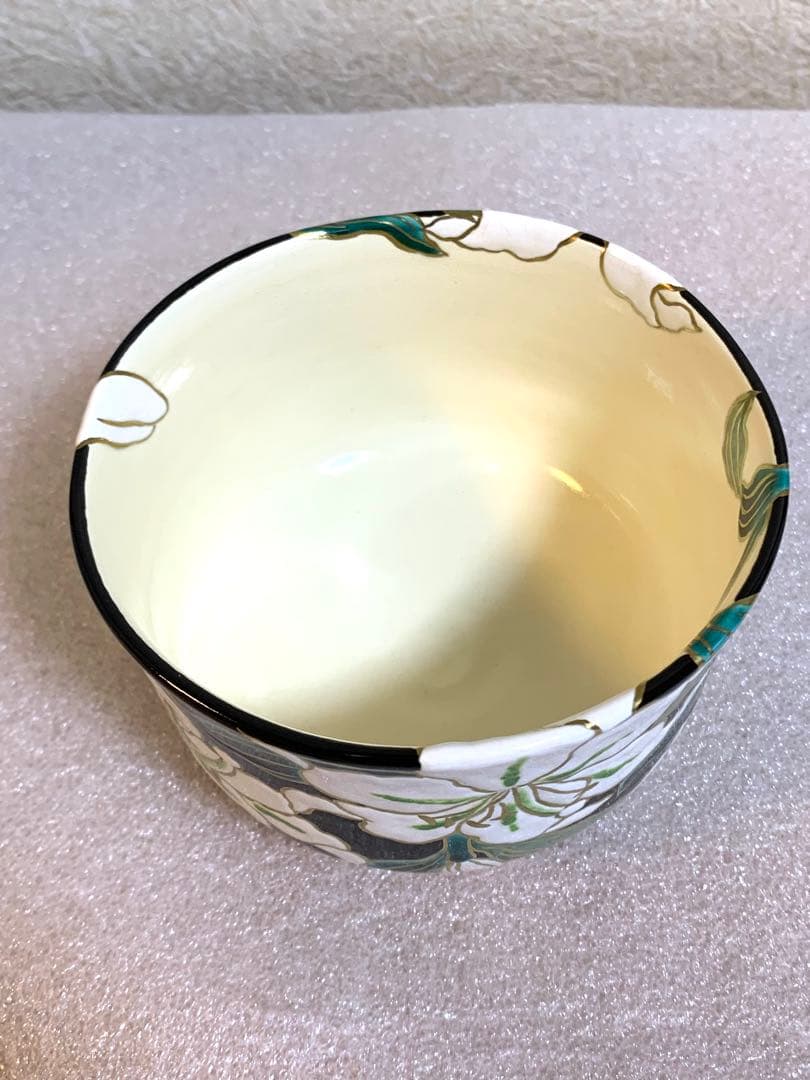 【新品未使用】 清閑寺窯 五代 杉田眞龍作　京焼茶椀　「黒地百合」