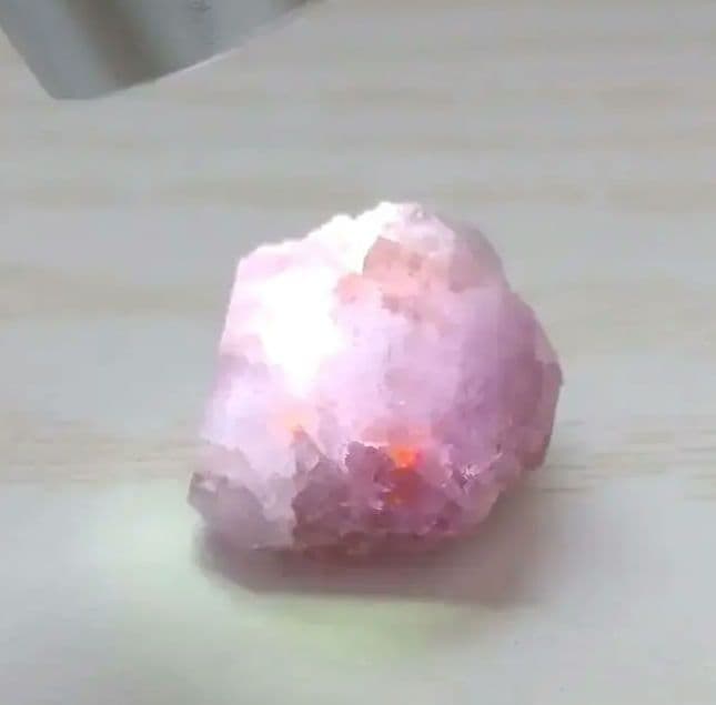 ハックマナイト結晶　希少宝石鉱物標本