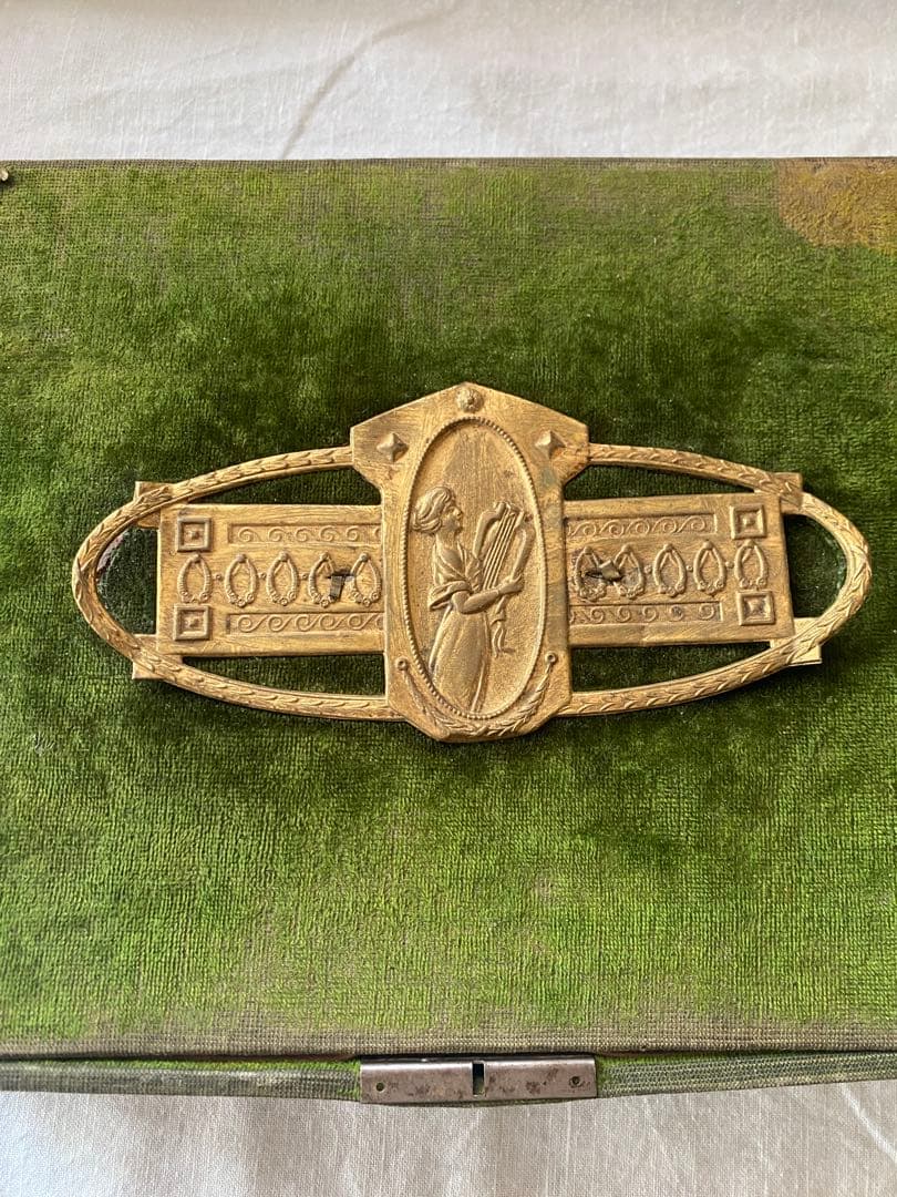 パスザバトンで購入　アンティーク小物入れ　古い箱　USED ディスプレイ備品に