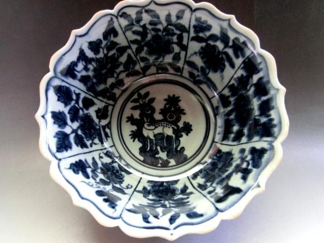 鉢■花弁型鹿紋花唐草染付大鉢 菓子器 青華 古玩 古美術 時代物 骨董品■