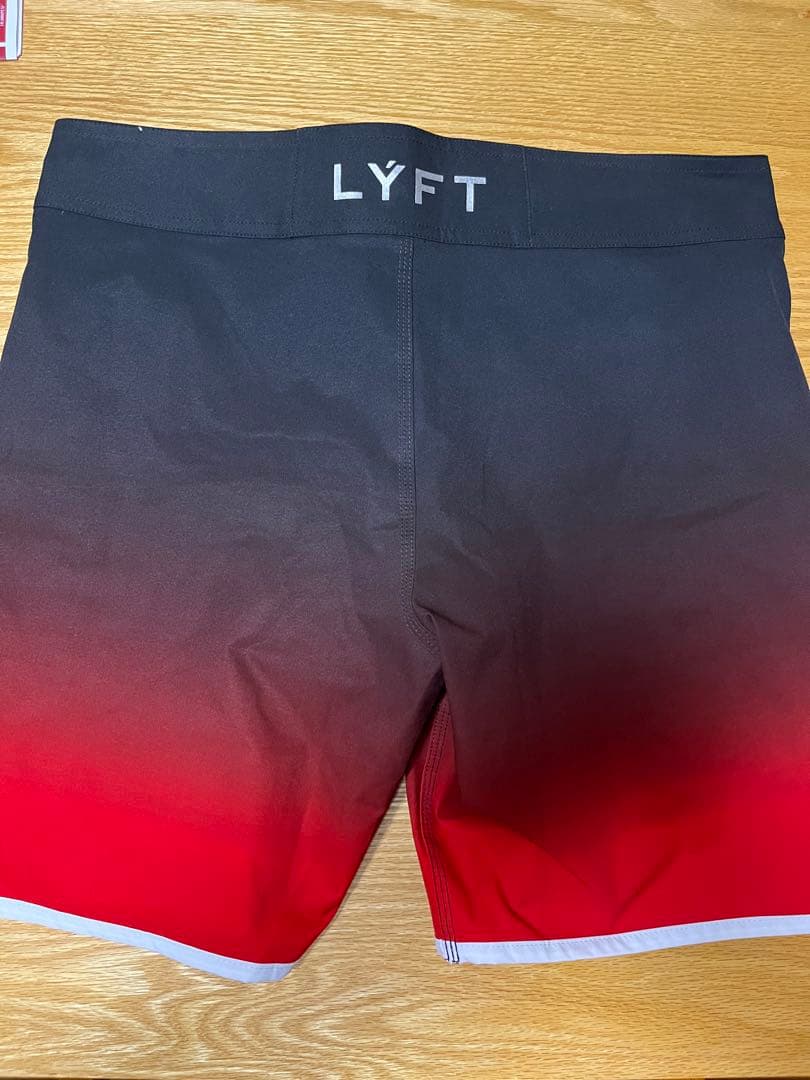 Lyft サーフパンツ　Lサイズ
