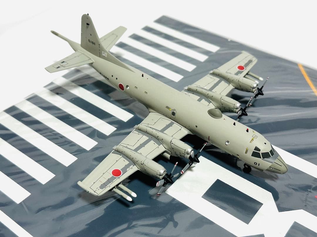全日空商事 1/200 P-3C 海上自衛隊 VP-5 TIDA滑走路プレート付