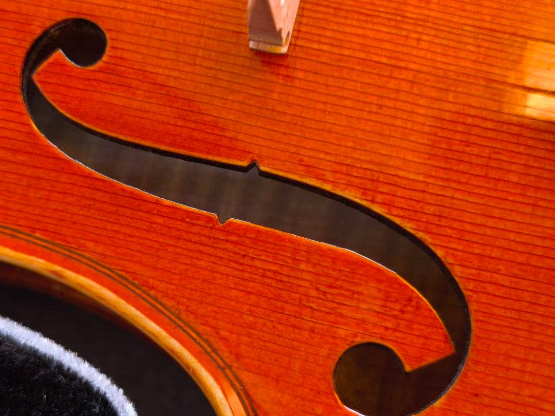 美品 4/4 バイオリン（裏板一枚板）弓・ケース・松脂・肩当てセット／すぐ演奏可