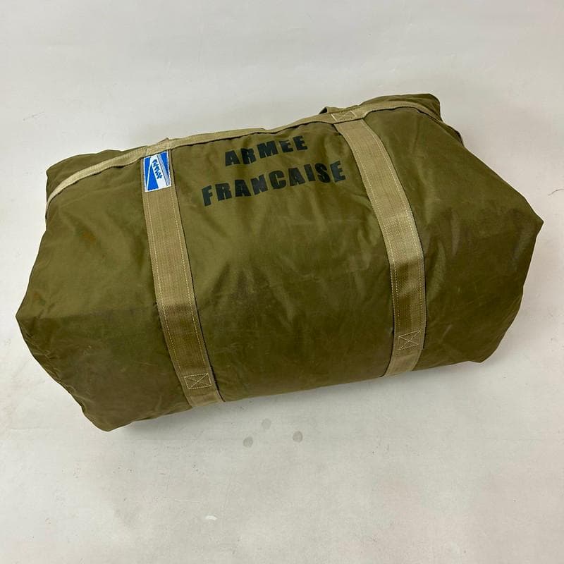 ま*さ様 【希少】フランス軍 AERAZUR パラシュートバッグ 65L 金属製