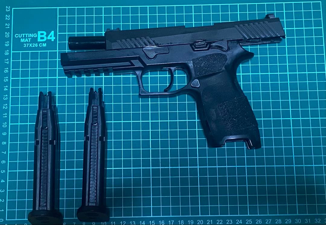 マルイP320 ガスガン ブラック マガジン2本付き