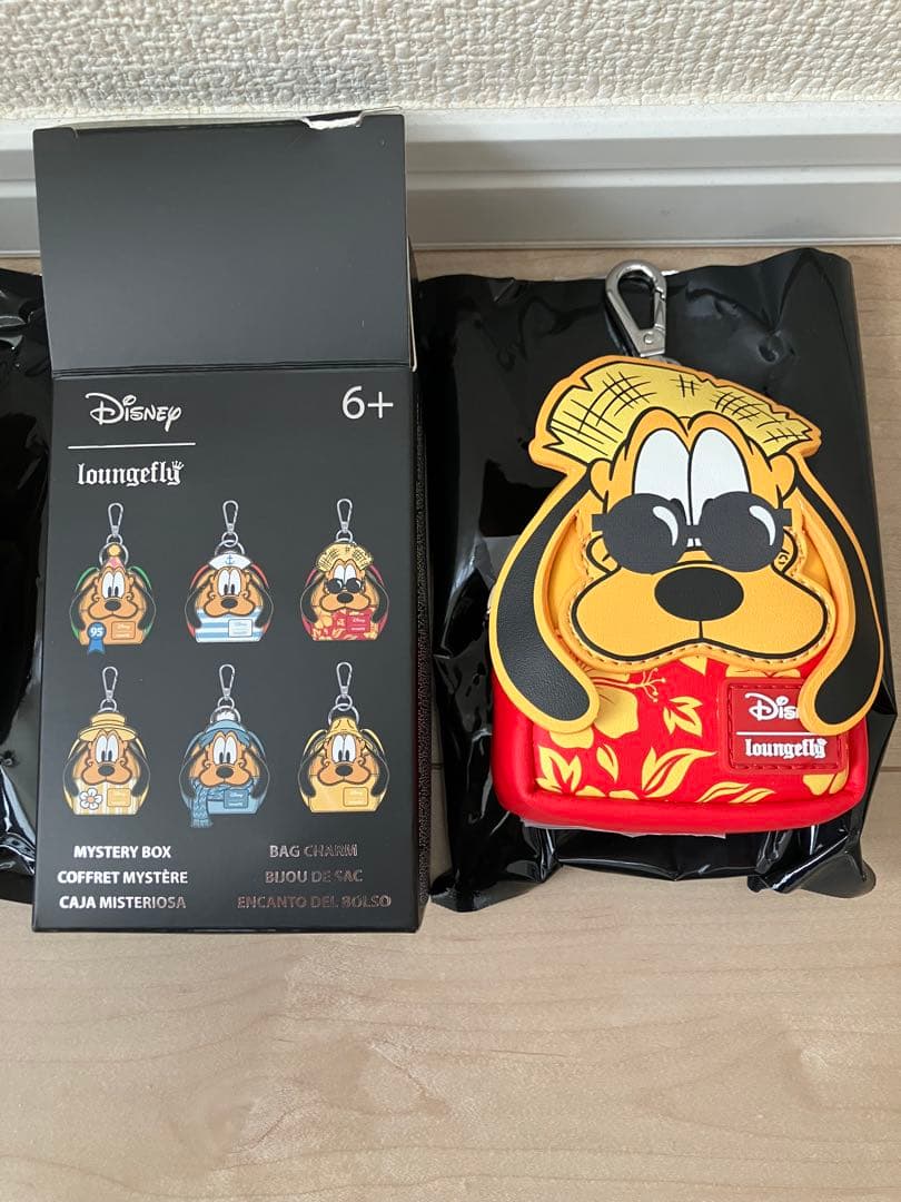 ディズニー　ラウンジフライ　プルート　95周年　バッグチャーム　キーホルダー