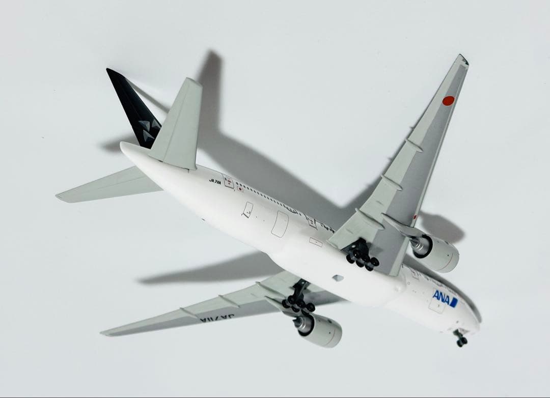 全日空商事 1/400 B777-200 スターアライアンス NH40002