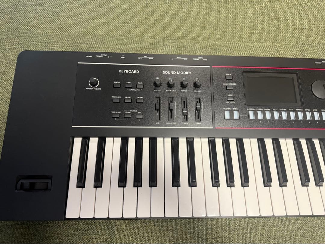 Roland JUNO-D 61鍵シンセサイザー(非純正ケース付)