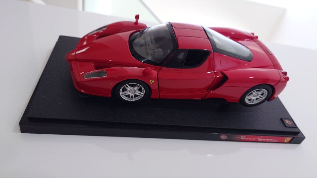 エンツォ フェラーリ 1/18 【Hot Wheels】