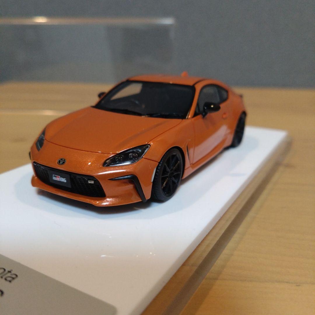 メイクアップ　ミニカーGR86 1／43 フレイムオレンジ