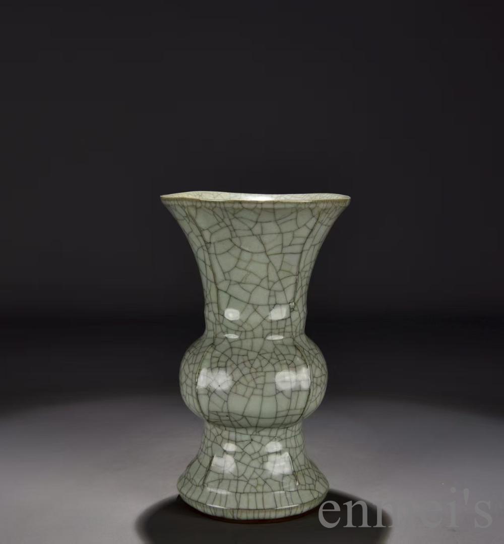 中国古美術・宋官窯・出戟花觚・青磁・唐物・壺・骨董品・時代物・古陶磁・花觚・古玩