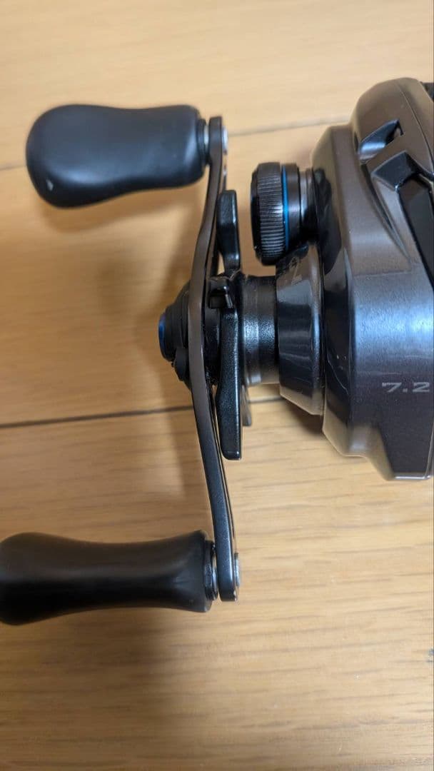 シマノ ベイトリール SLX 70HG 右ハンドル 24年モデル ベイトリール