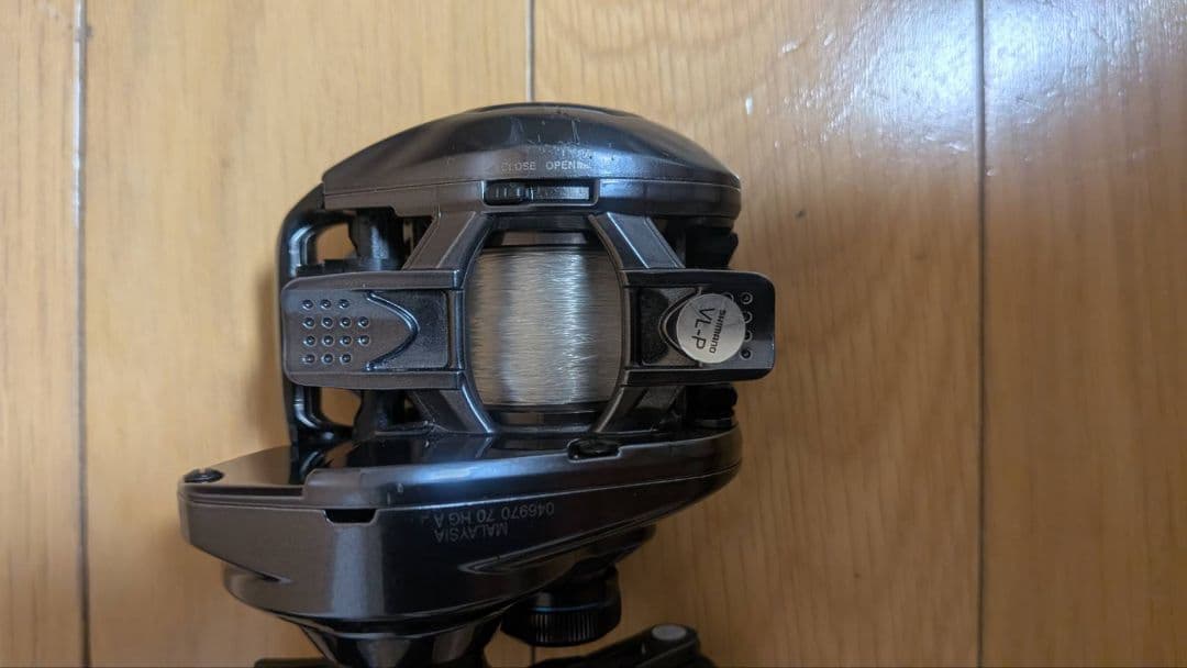 シマノ ベイトリール SLX 70HG 右ハンドル 24年モデル ベイトリール