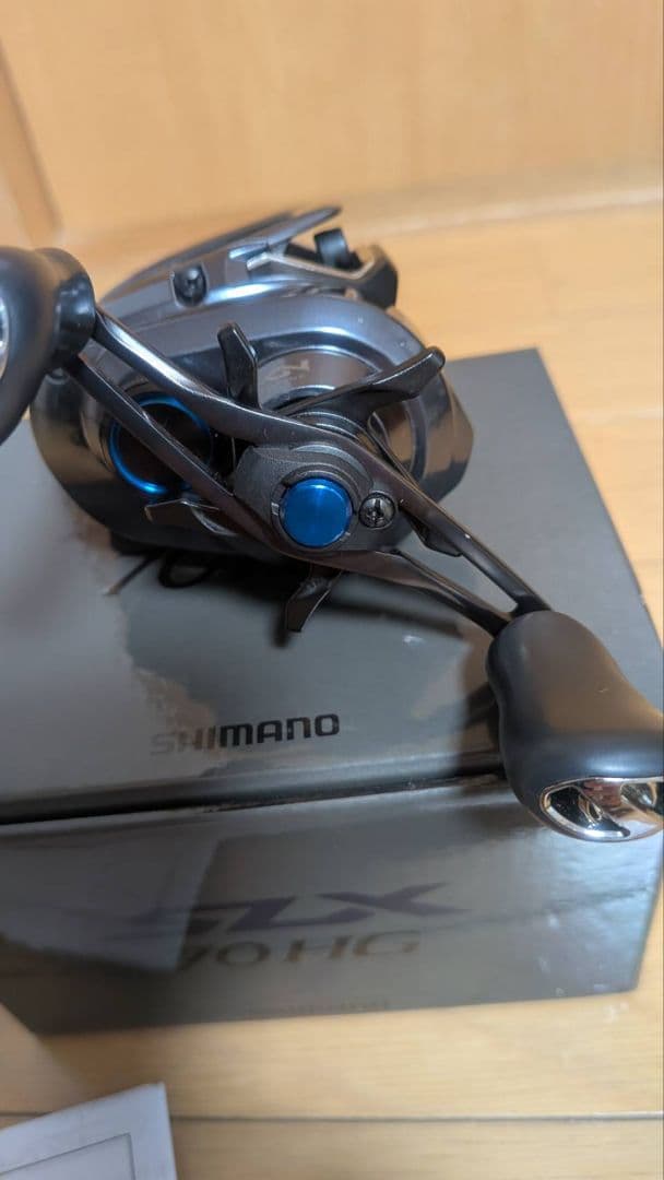 シマノ ベイトリール SLX 70HG 右ハンドル 24年モデル ベイトリール
