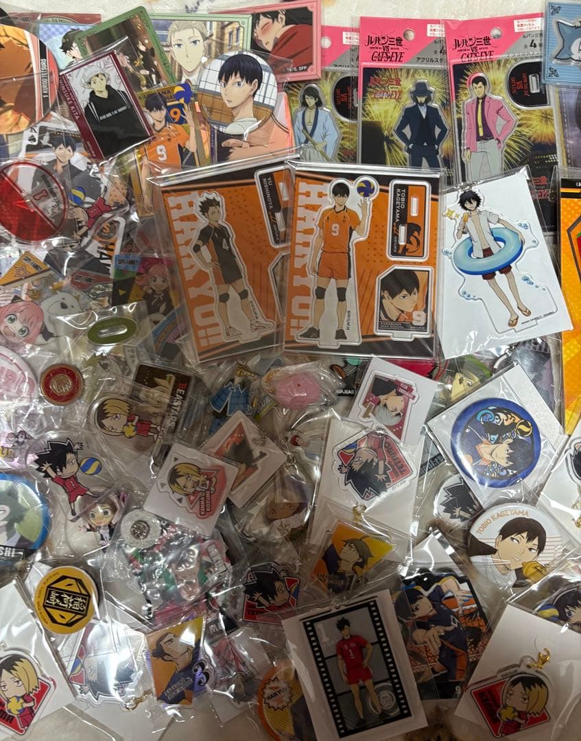 人気アニメ　グッズ　大量まとめ売り