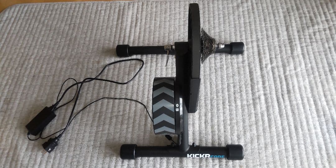 Wahoo KICKR CORE トレーニングローラー