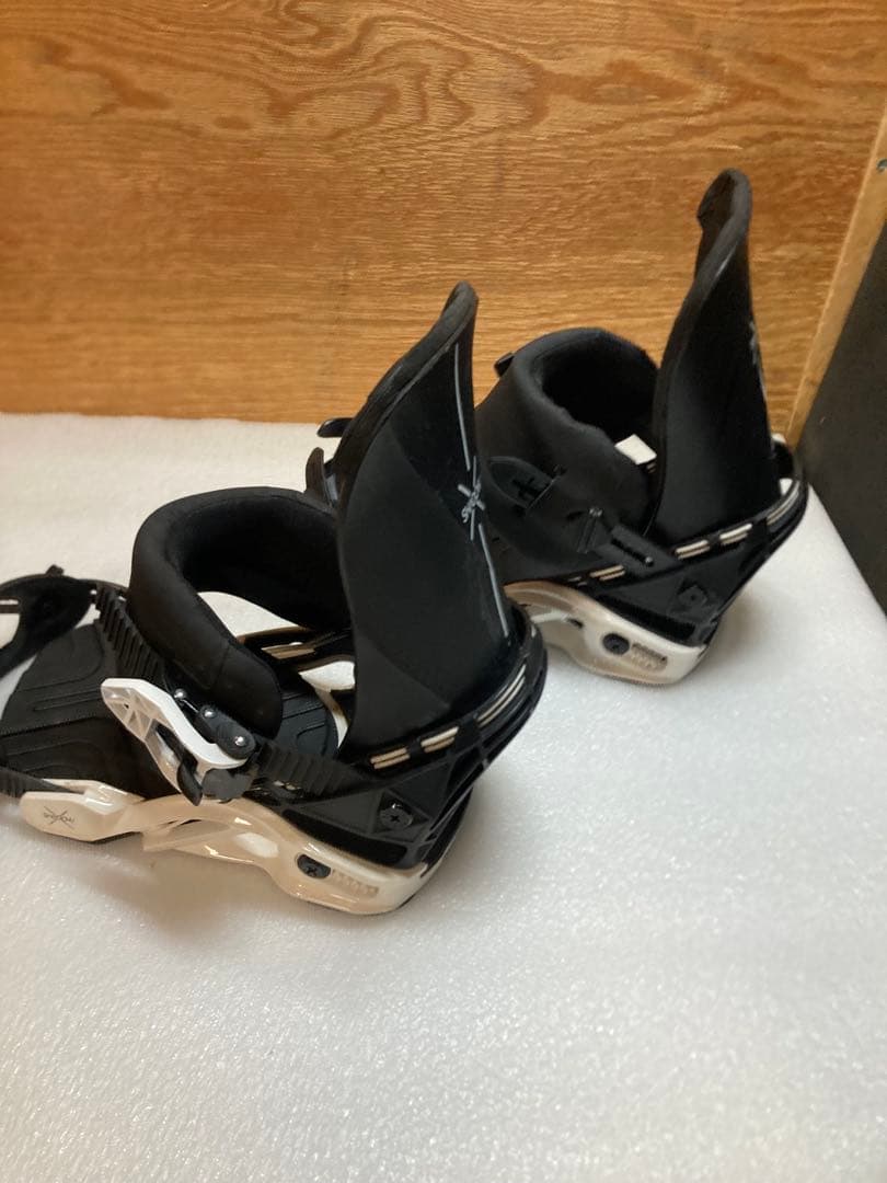 SALOMON DISTRICT スノーボード ビンディング ホワイト　S