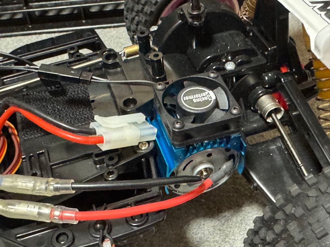 タミヤ4WDレーシングバギー マンタレイ2018オリジナル メカ・OP多数装着車