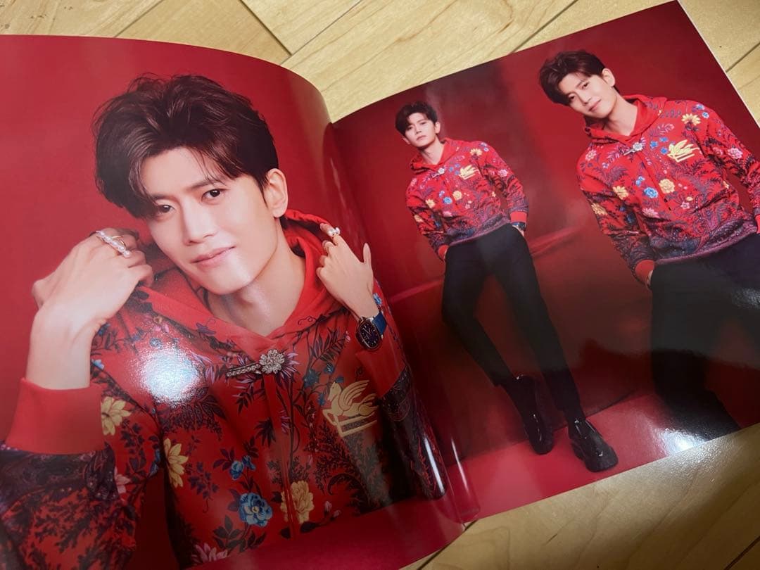 2024(一)アレン・レン（任嘉倫）個人写真集　正方形32p ALLEN写真集