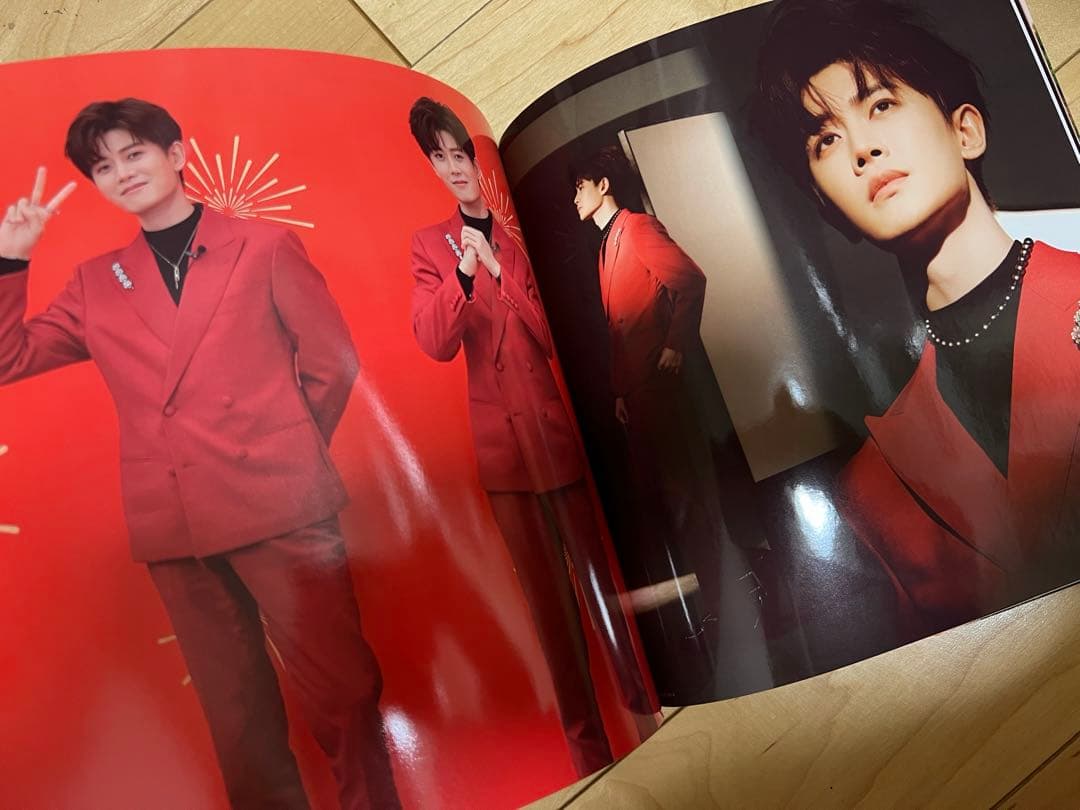 2024(一)アレン・レン（任嘉倫）個人写真集　正方形32p ALLEN写真集