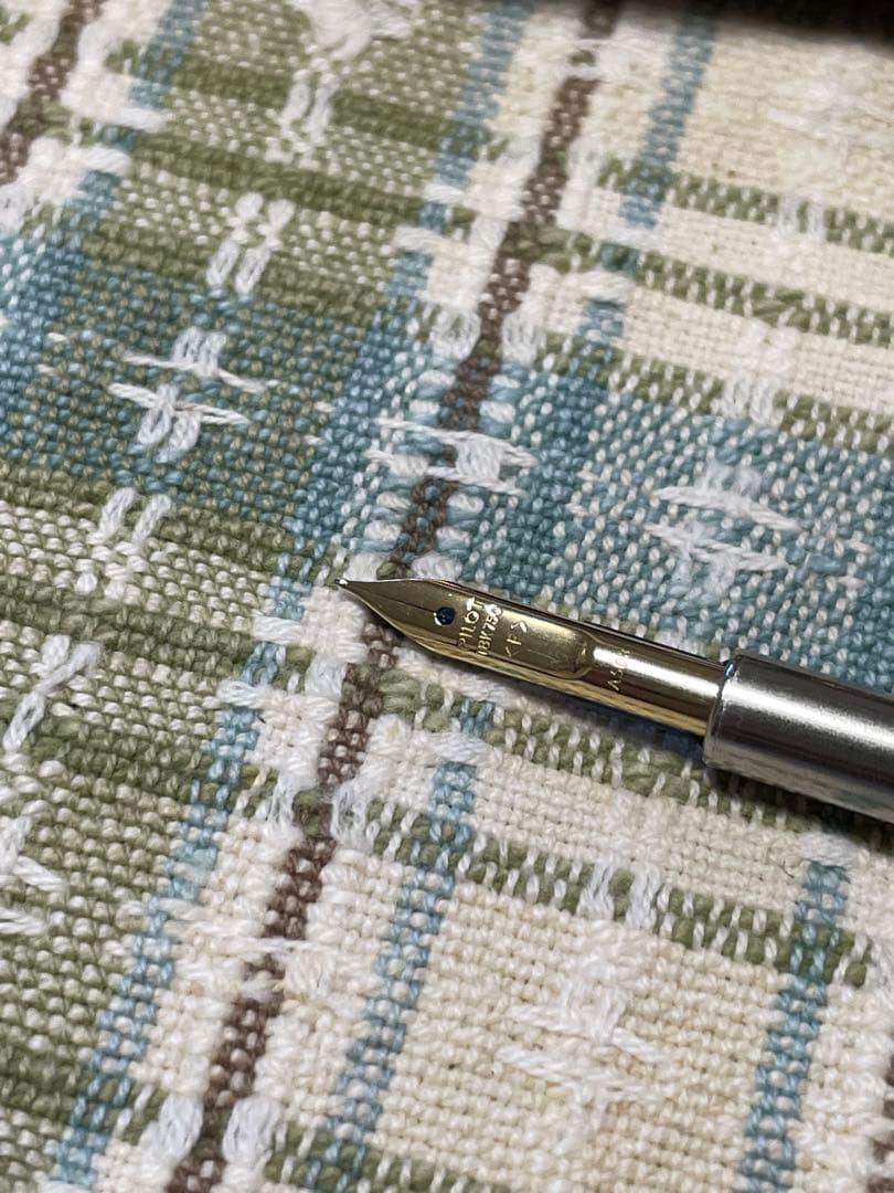 PILOT キャップレス 万年筆 マーブル　 字幅F