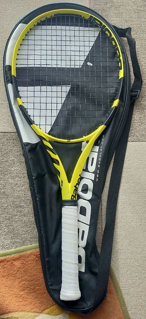 バボラ ピュアアエロ 2019年モデル　G2 テニスラケット