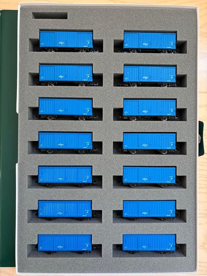 Nゲージ鉄道模型 青い貨物列車セット（ディーゼル機関車＆貨車14両）