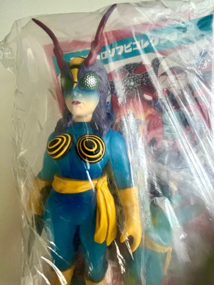 メディコムトイ　東映レトロソフビコレクション　新色　蜂女　はち女　新品未開封
