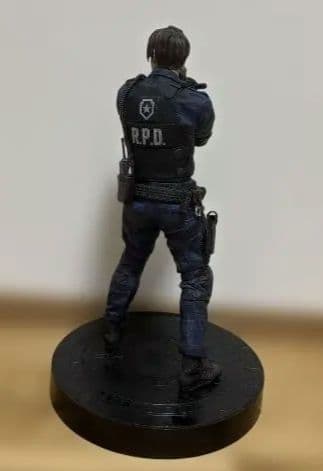 バイオハザードRE:2 コレクターズエディション同梱品 レオンケネディフィギュア