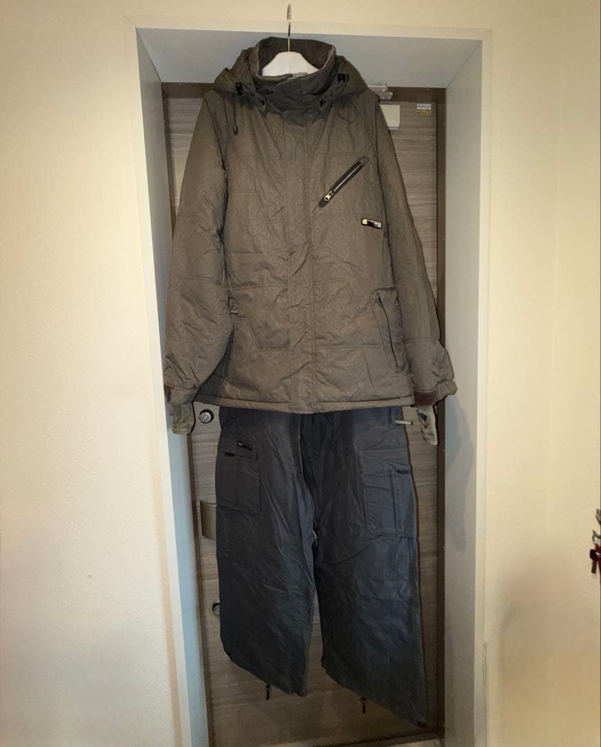 GUSH ガッシュ スノーボードウェア 上下セット