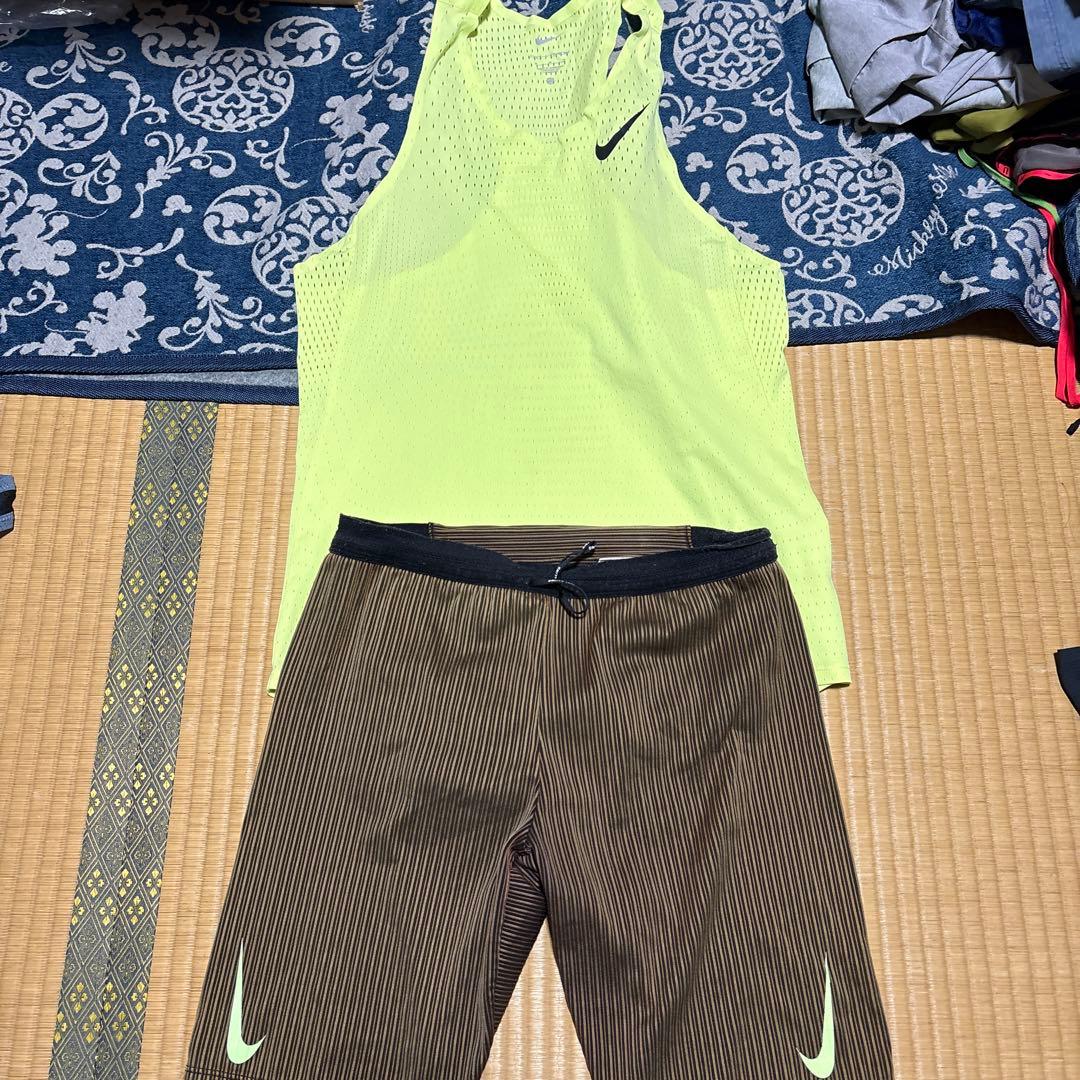 Nike 蛍光イエロー タンクトップ