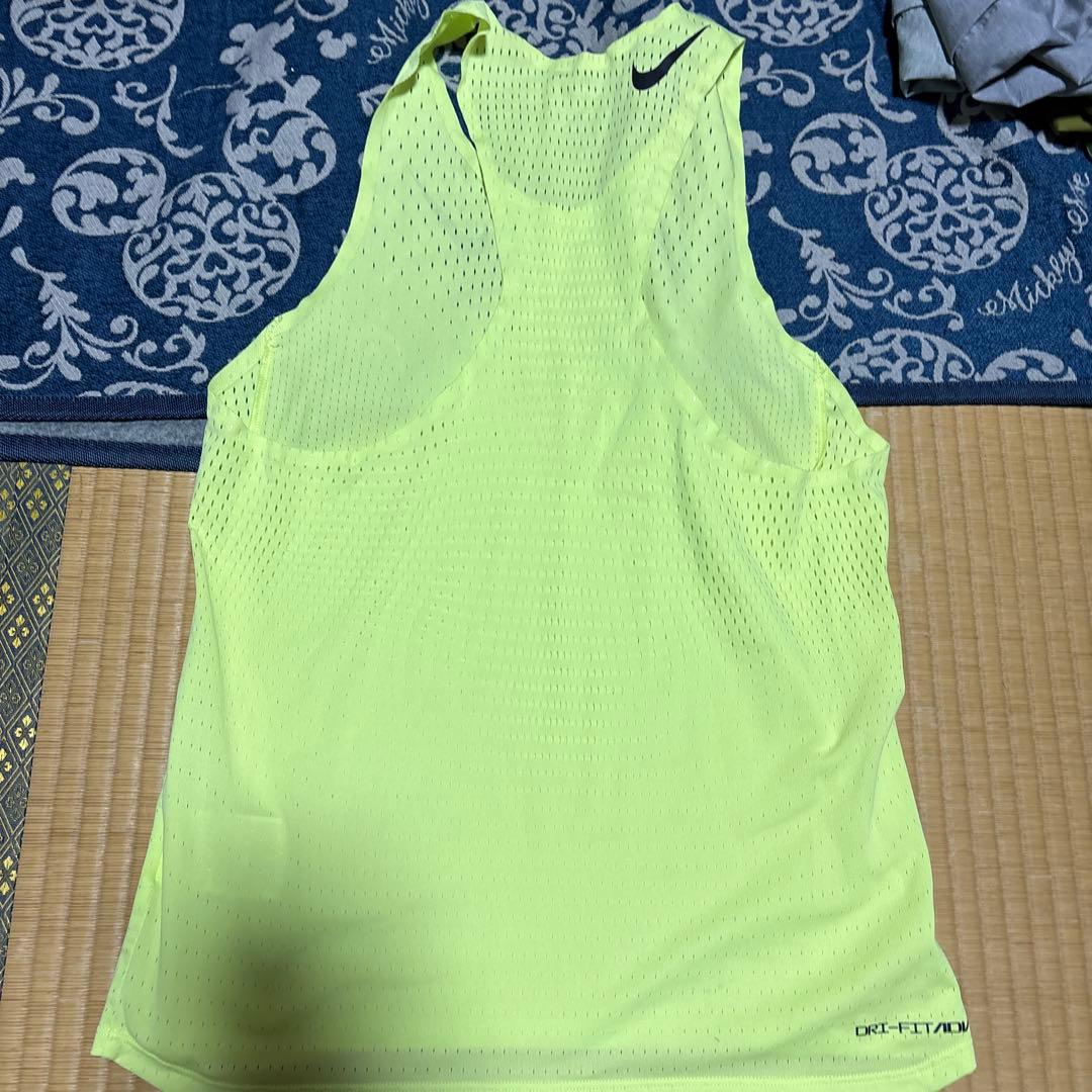 Nike 蛍光イエロー タンクトップ